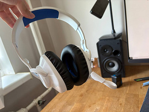 Наушники JBL (2 фото из 3)