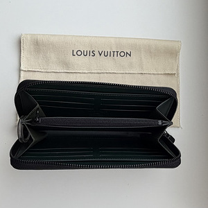 Louis Vuitton Zippy Wallet Horizontal , Forest Green (7 foto / 7)