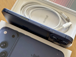 Apple iPhone 17 Pro Blue 256GB в хорошем состоянии, аккумуля (3 фото из 10)