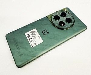 Mobiiltelefon OnePlus 12 512GB 16GB RAM 100W laadimine (3 foto / 3)