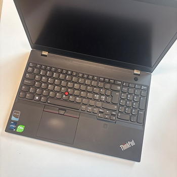Lenovo ThinkPad P15v Gen 3 сенсорный