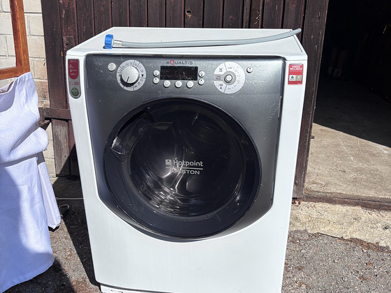Pesumasin Hotpoint-Ariston Aqualtis