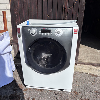 Стиральная машина Hotpoint-Ariston Aqualtis