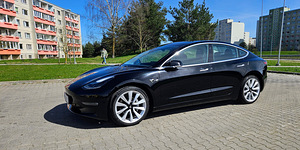Аренда Tesla 3 Bolt Premium (2 фото из 4)