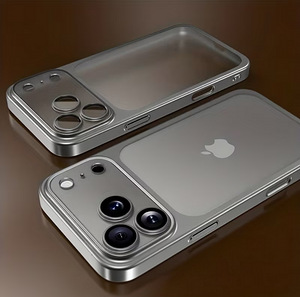 IPhone'i kaitseklaasid ja ümbrised (4 foto / 10)