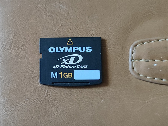 Olympus XD 1 GB