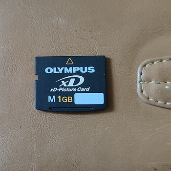 Olympus XD 1 GB