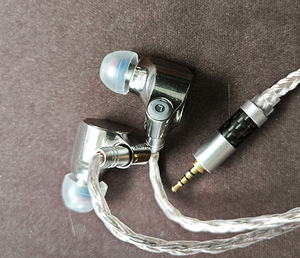 Sony IER-Z1R (4 foto / 10)