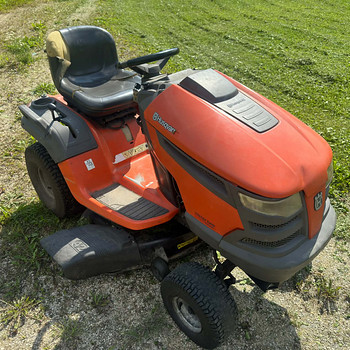 Газонный трактор Husqvarna YTH150 Kawasaki 15 л.с.