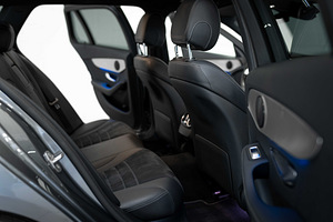 Mercedes-Benz C 220 4Matic AMG Line Facelift 2.0 143kW (7 foto / 15)