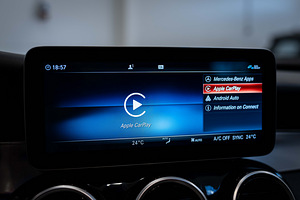 Mercedes-Benz C 220 4Matic AMG Line Facelift 2.0 143kW (14 foto / 15)