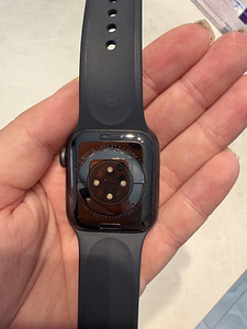 Apple Watch Series 6 40 mm (GPS) (2 foto / 2)