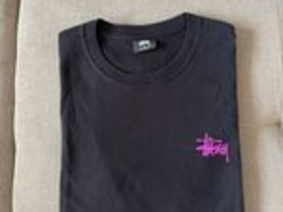 Футболка Stussy Original Black Logo с розовым логотипом