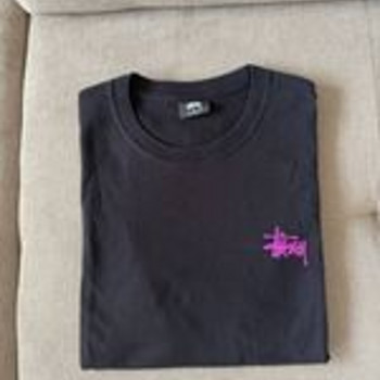 Футболка Stussy Original Black Logo с розовым логотипом