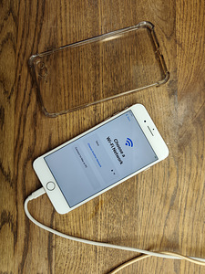 Apple IPhone 8 Plus (1 фото из 3)