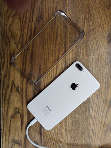 Apple IPhone 8 Plus (2 фото из 3)