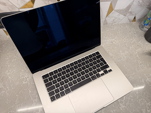 Apple MacBook Air M4 (15", 16GB, 256GB) - Полярная звезда (1 фото из 3)