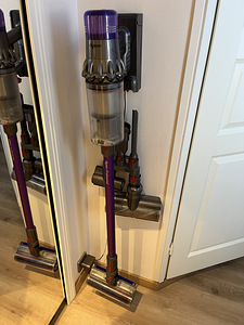 Dyson 11 absolute extra (1 фото из 6)
