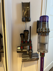 Dyson 11 absolute extra (2 фото из 6)
