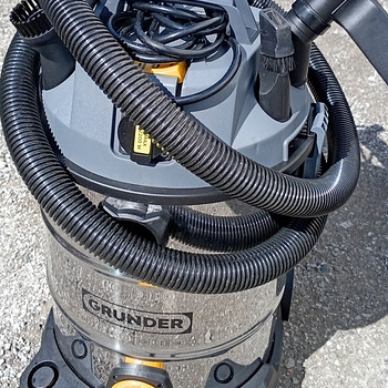 Tolmuimeja grunder 2200w.