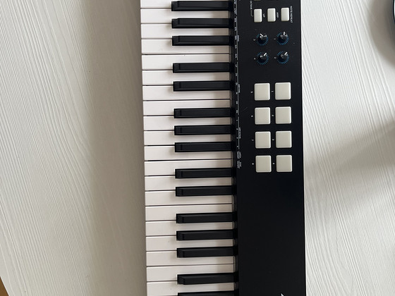 Alesis V49 MKII