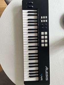 Alesis V49 MKII (1 фото из 2)