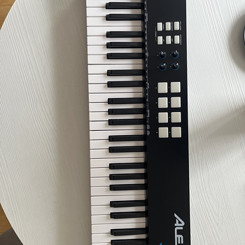 Alesis V49 MKII