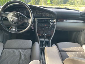 Audi A6 C4 (6 foto / 12)
