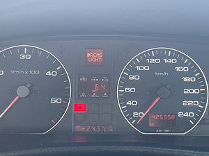 Audi A6 C4 (12 foto / 12)