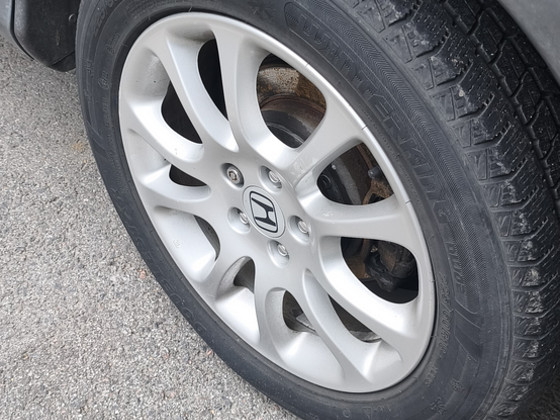 Rehvid ja veljed . Originaalveljed Honda rehvidega 225 60 18