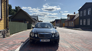 Mercedes-Benz E220 AMG (2 фото из 10)