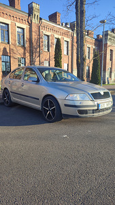 Аренда автомобиля (2 фото из 2)