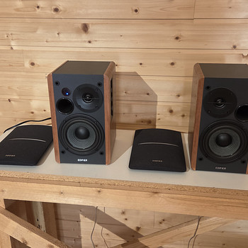 Активные колонки Edifier Bluetooth AUX