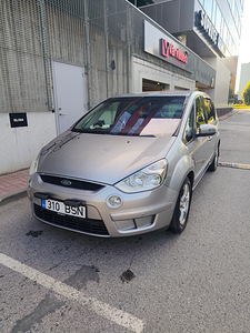 Ford S-Max (2 фото из 4)