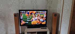 Телевизор LG 42" (106 см) Full HD (1 фото из 3)