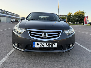Honda Accord 8 (4 foto / 11)