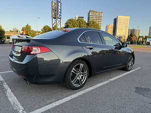 Honda Accord 8 (5 foto / 11)