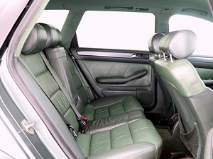 Audi Allroad Luxury ATM 2.5 TDI 132kW (7 фото из 7)