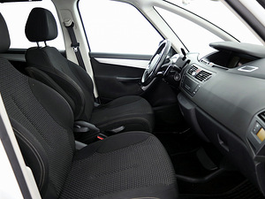 Citroen C4 Picasso Comfort ATM 1.6 HDI 80kW (6 foto / 8)