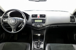 Honda Accord Luxury Facelift ATM 2.0 114kW (5 foto / 7)