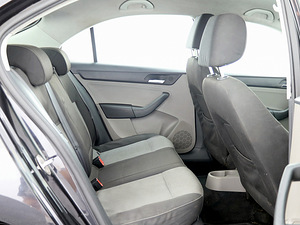 SEAT Toledo Comfortline 1.6 TDI 77kW (7 фото из 7)