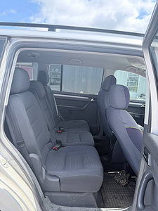 Volkswagen Touran Comfortline ATM 1.9 TDI 77kW (7 фото из 7)