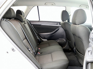 Toyota Avensis Linea Sol Facelift 2.2 D-CAT 130kW (7 foto / 9)