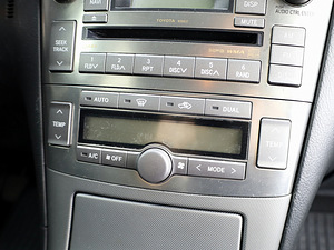 Toyota Avensis Linea Sol Facelift 2.2 D-CAT 130kW (8 foto / 9)