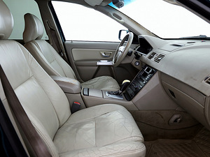 Volvo XC90 Summum ATM 2.4 D5 120kW (6 foto / 8)