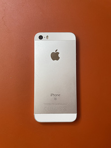 iPhone SE 1st gen (2 foto / 2)