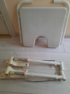Müüa seinale kinnitatav kokkupandav tool (4 foto / 4)