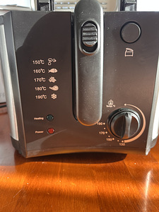 Clatronic FR 3649 roostevabast terasest fritüür 2,5 L (2 foto / 10)