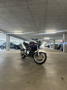 Suzuki GSX-F 750 1998 (2 фото из 3)