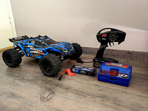 Traxxas Rustler 4x4 (1 фото из 2)